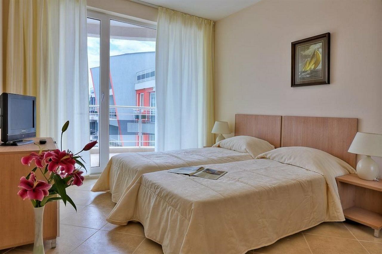 Emberli Aparthotel Лозенец Экстерьер фото