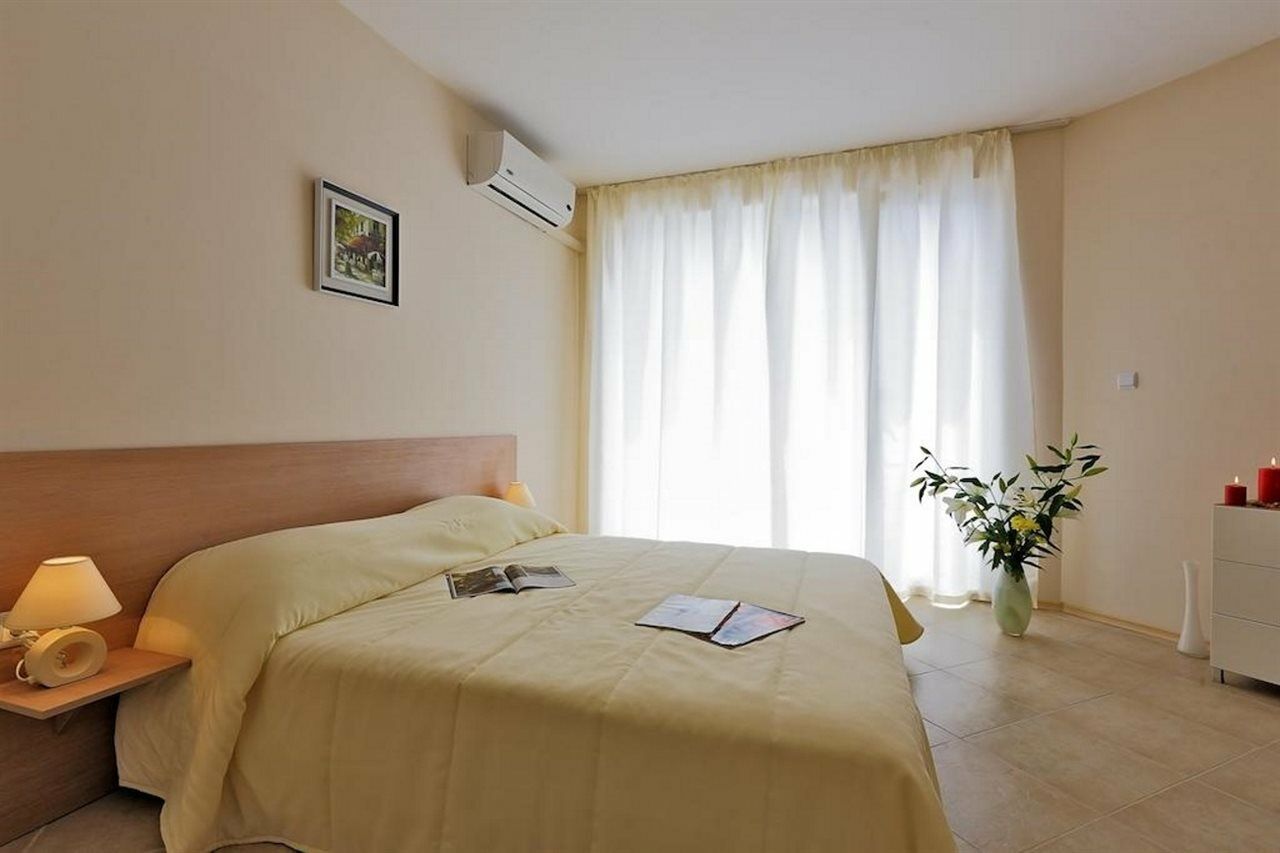 Emberli Aparthotel Лозенец Экстерьер фото